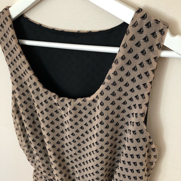 ❌ Flowy Tan Dress w/ Sail Boats Print - Picture 4 of 8